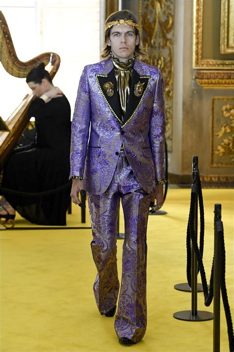 gucci cruise 2018 menswear|Gucci Cruise 2018 Men's Runway Collection .